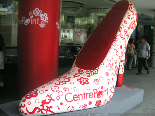 Heel sculpture at Centrepoint Shopping Centre