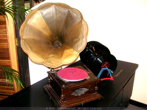 Gramophone and vinyl records