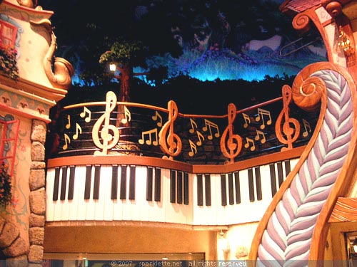 Music-themed upper deck