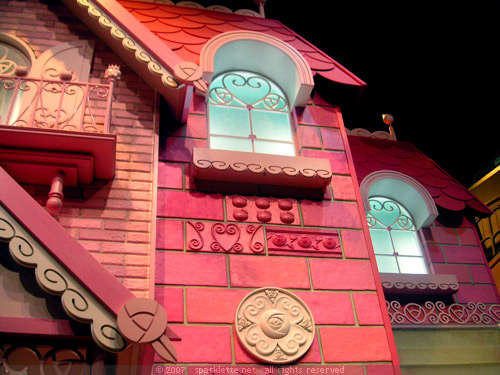 Windows of Hello Kitty's house