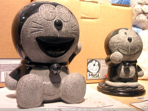 Granite Doraemon figurines