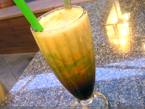 Es Cendol (Iced Cendol with Coconut Milk)