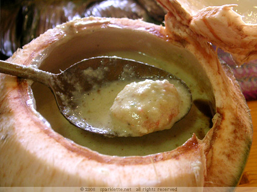 Chingri Maacher Malai Curry (Prawns in Green Curry)