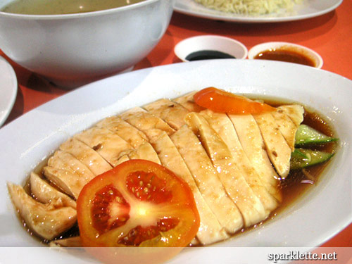 Hainanese boneless chicken rice