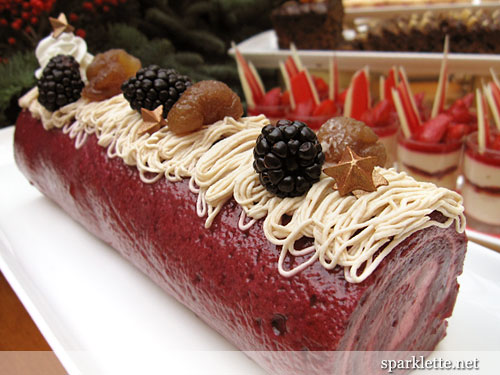 Raspberry log cake