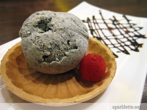 Goma (Black sesame) ice cream