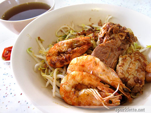 Pork ribs prawn noodle