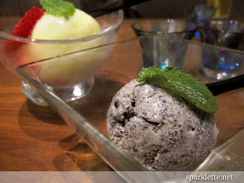 Goma (black sesame) ice cream