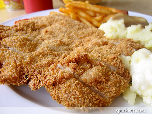 Crispy chicken (with French fries and mashed potato)