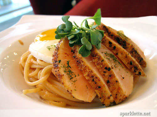 Mentaiko (spicy cod roe) spaghetti with salmon tataki