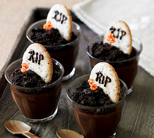 Tombstone cookies, 25 Halloween Dishes for an Extreme Halloween