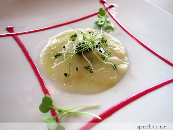 Amuse-bouche (Scallop carpaccio)