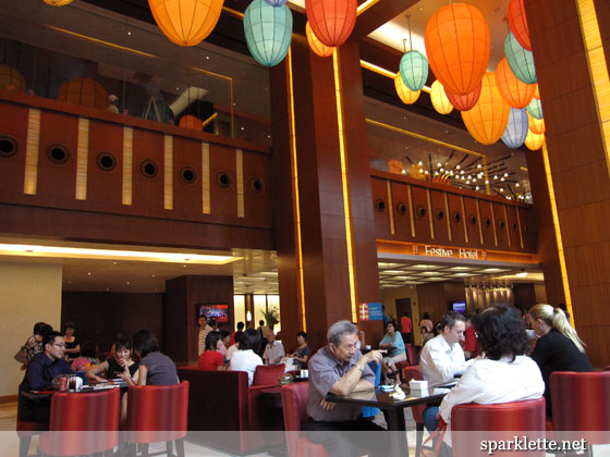 Boulangerie café at Resorts World Sentosa, Singapore