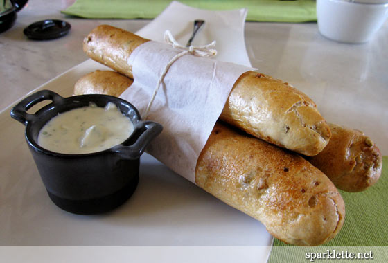 Bread sticks with yoghurt dip