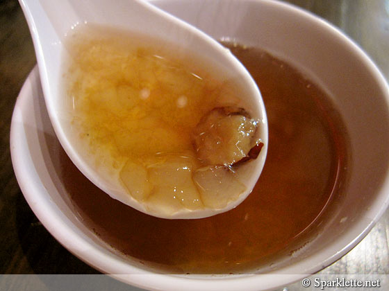 Boiled Hashima with ginseng & red dates