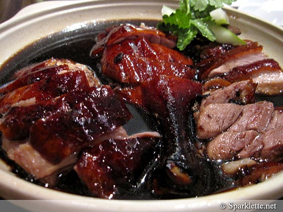 Duck roasted with Ten Wonder herbs