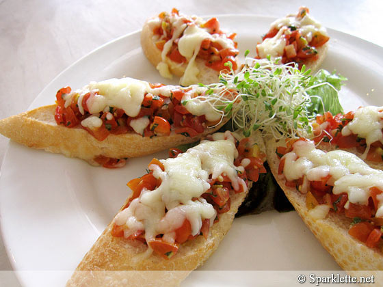 Bruschetta with tomatoes