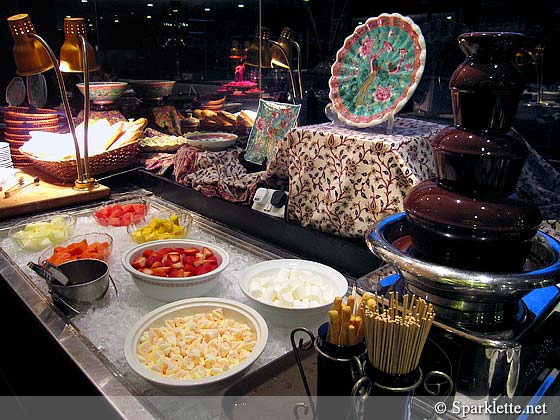 Chocolate fondue fountain