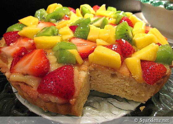 Assorted fruits cake